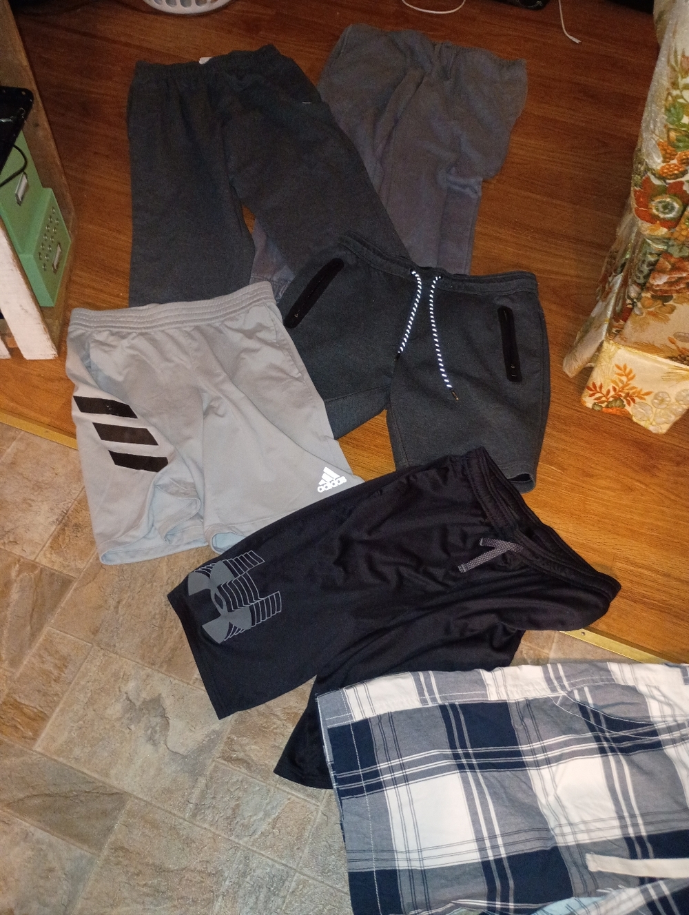 Six Piece Size Medium Men's Or Boys Short And Sweat Lot